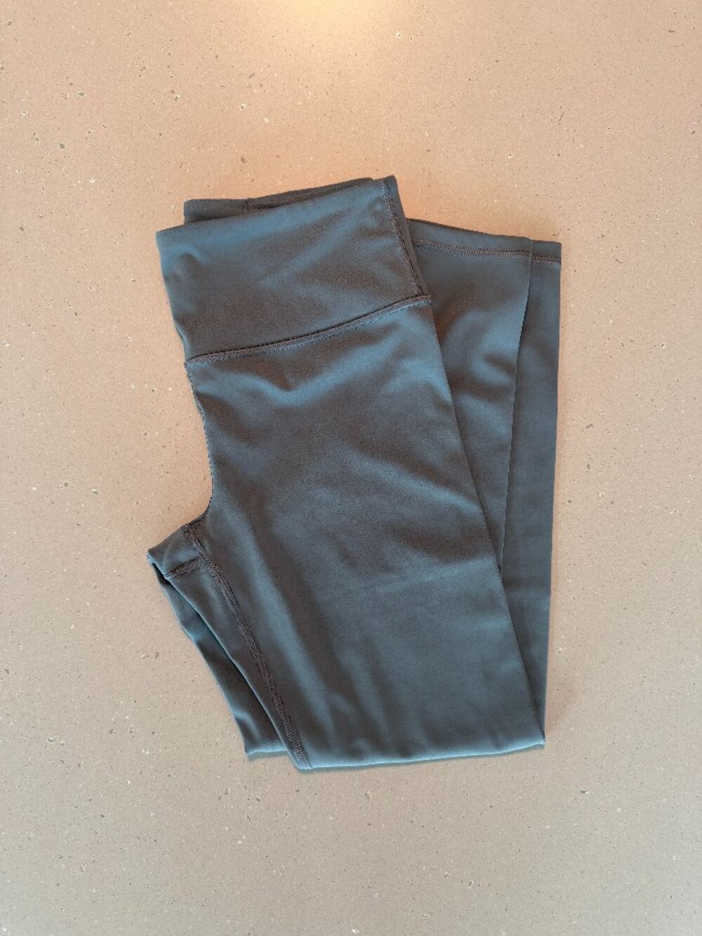 Athleta Elation Train 3/4 Legging Metropolis Grey Small EUC